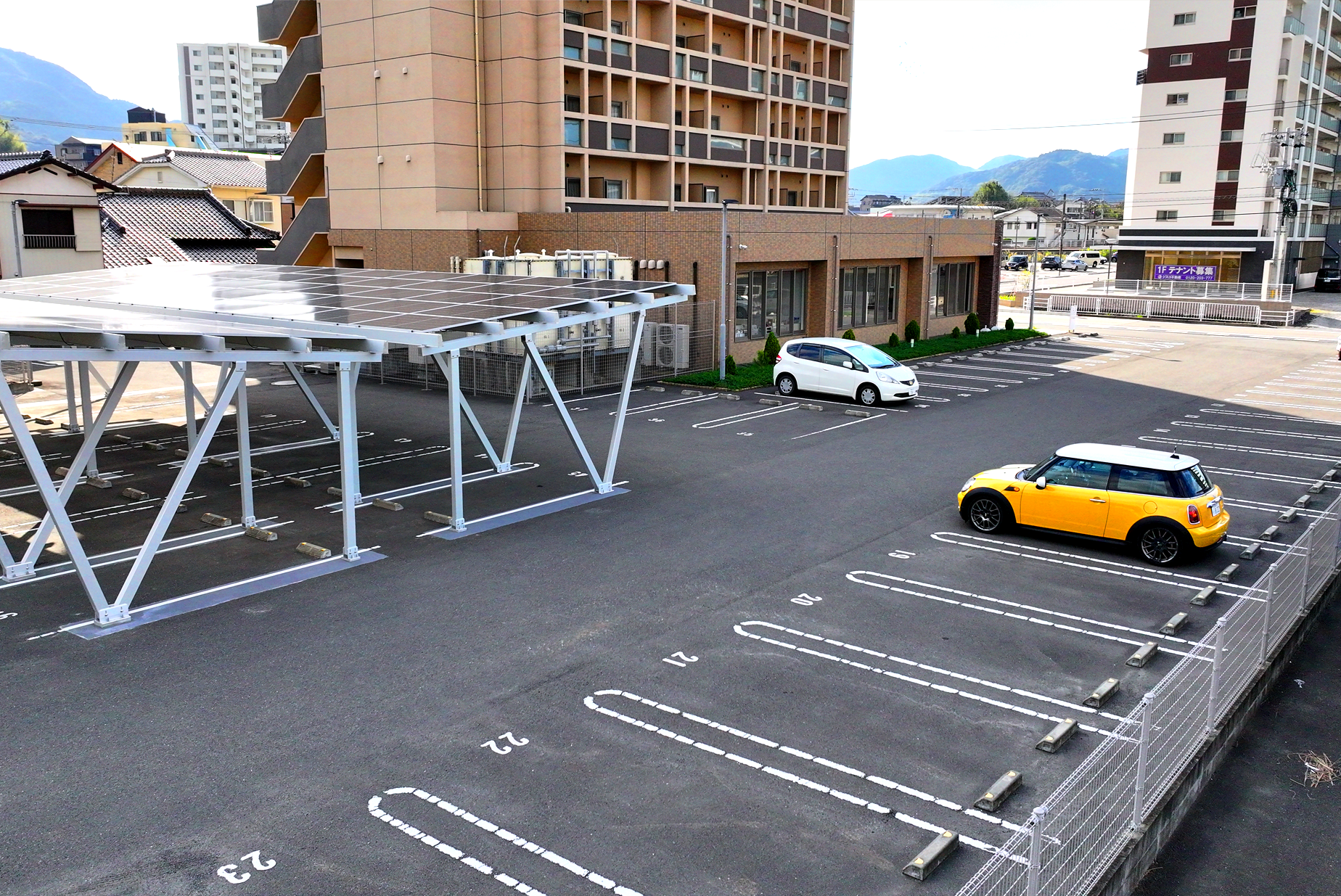 無料駐車場完備